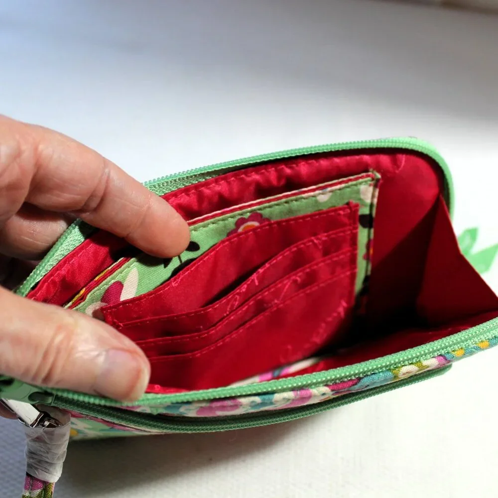 Vera Bradley Green Paisley Ziparound Wallet Wristlet Tutti Frutti NWOT - Picture 5 of 9